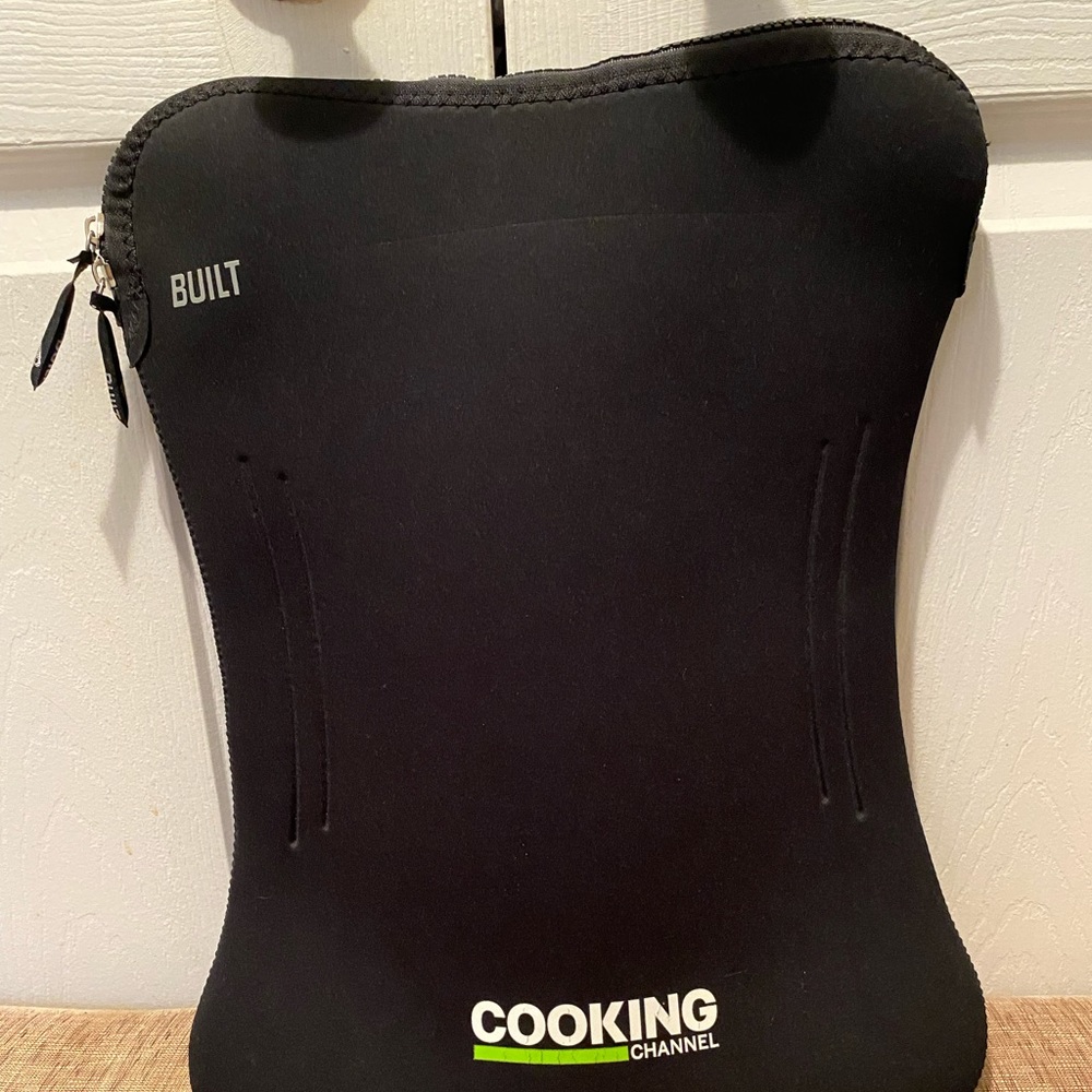 The Cooking Channel 11x16 Padded Black Laptop Sleeve.